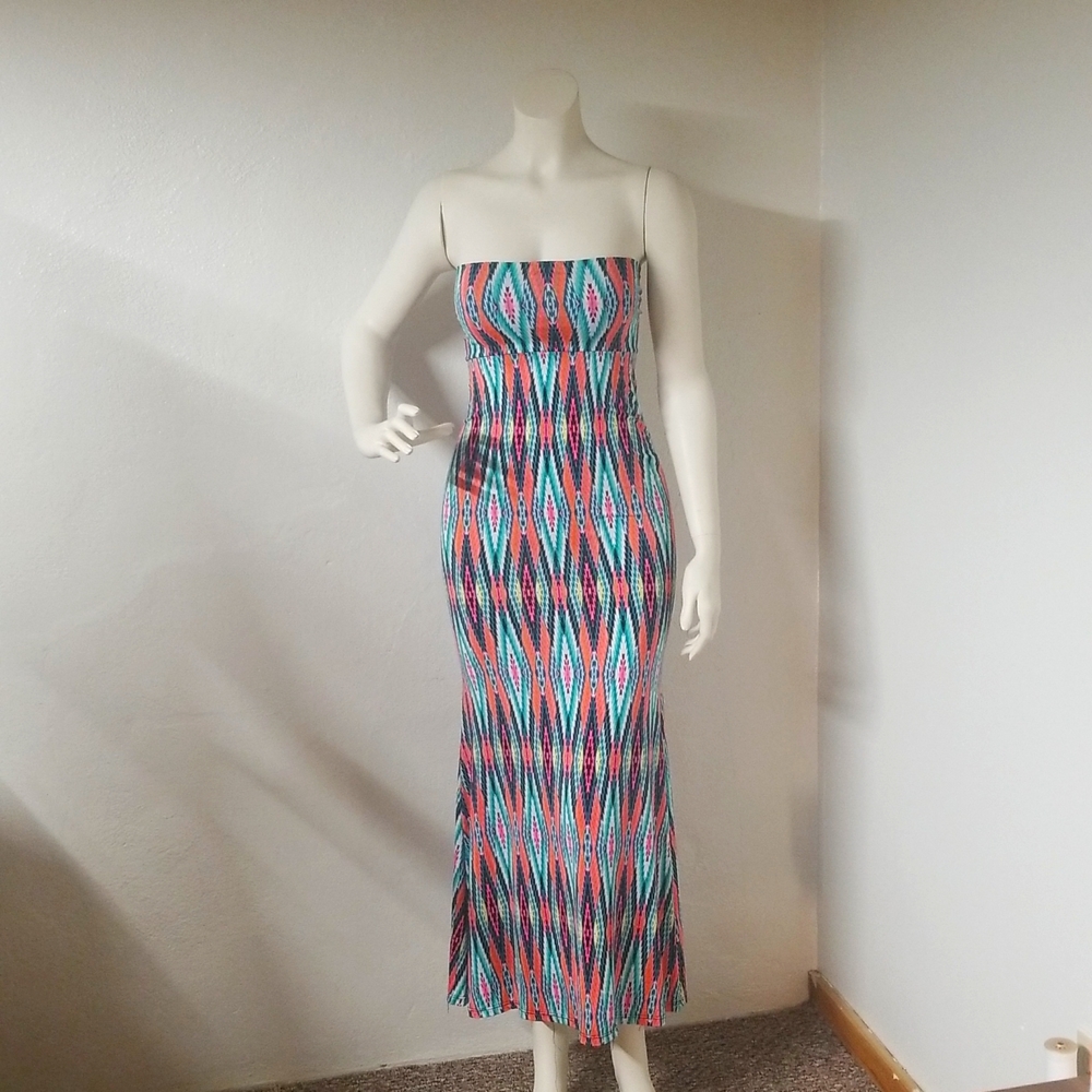 Auditions Strapless Multi colored dree